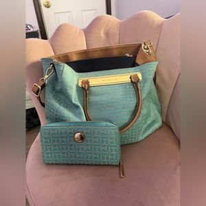 Tommy Hilfiger purse & wallet